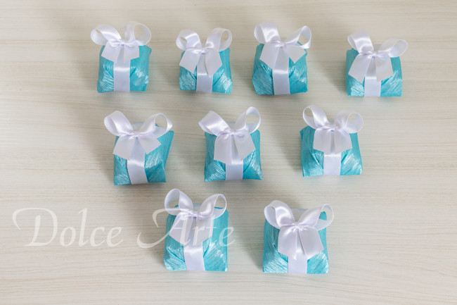 Bem-Vivido em crepom perolizado com fita de cetim