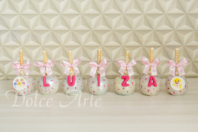 Maçãs de chocolate Baby Shark