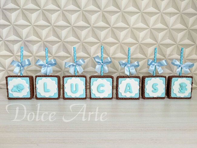 Pães de mel no Palito decorado Batizado