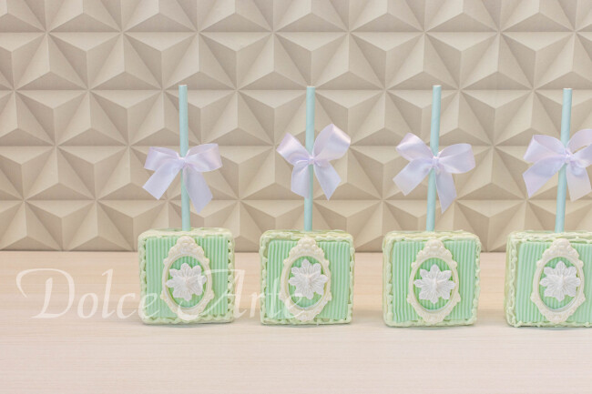 Pães de mel no Palito decorado Batizado