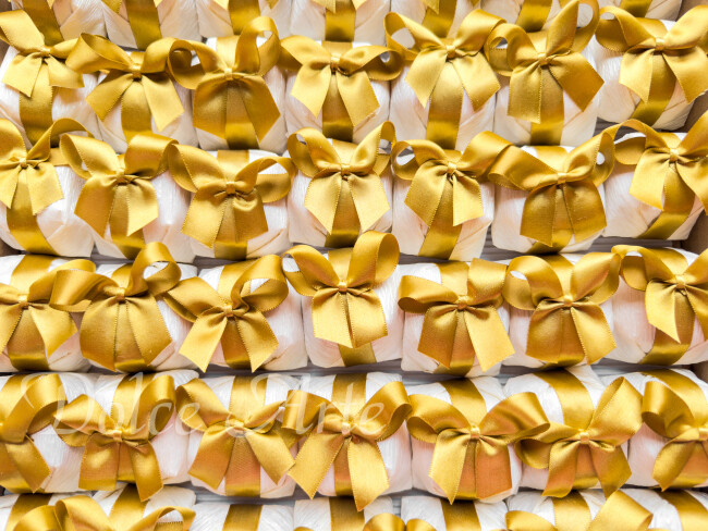 Bem-Casado em crepom com fita de cetim