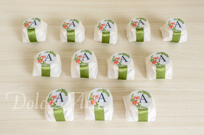 Bem-Vivido em crepom com fita de cetim e tag redonda