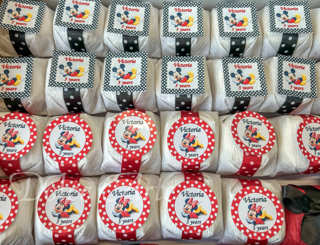 Bem-Vivido em crepom com fita de cetim e tag redonda