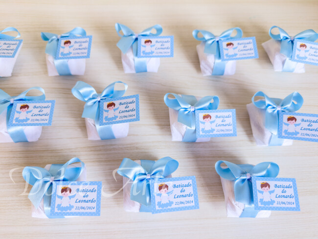 Bem-Batizado Comunhão em crepom com fita de cetim e tag