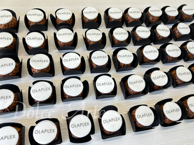 Doces Decorados Corporativos, personalizados com pastilha de açúcar com a logo da empresa