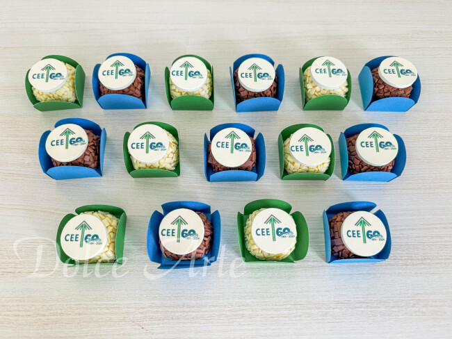 Doces Decorados Corporativos, personalizados com pastilha de chocolate com a logo da empresa