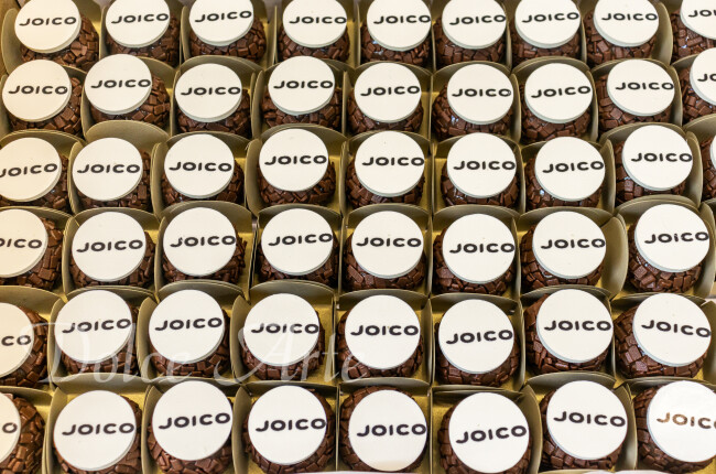 Doces Decorados Corporativos, personalizados com pastilha de chocolate com a logo da empresa