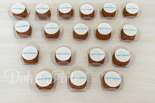 Doces Decorados Corporativos, personalizados com pastilha de açúcar com a logo da empresa