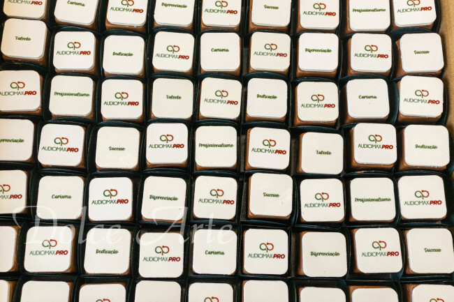 Bombons Decorados Corporativos, personalizados com pastilha de chocolate com a logo da empresa