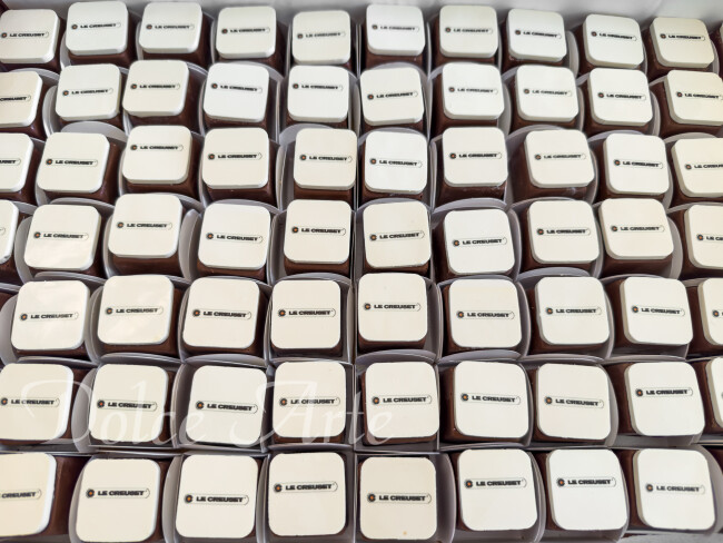 Bombons Decorados Corporativos, personalizados com pastilha de chocolate com a logo da empresa