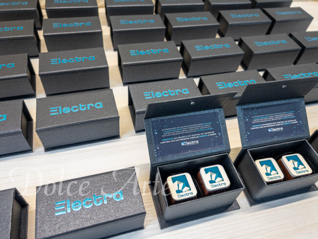 Caixa Personalizada com 2 bombons decorados Corporativo