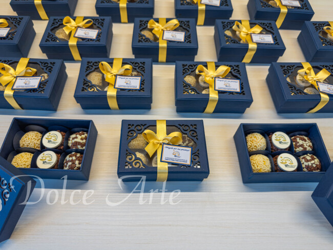 Caixa especial com 6 doces, corporativo