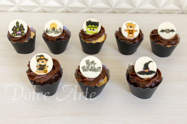 Cupcakes decorados com pastilha de açúcar Halloween