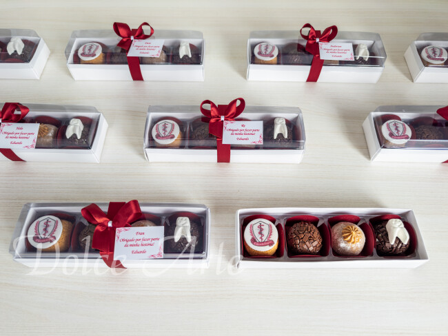 Caixa de visor com 4 doces decorado Formatura