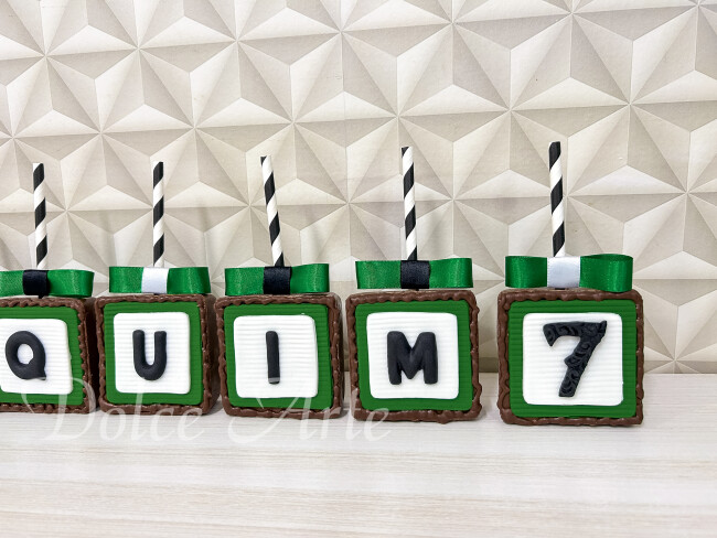 Pão de mel no palito decorado Futebol