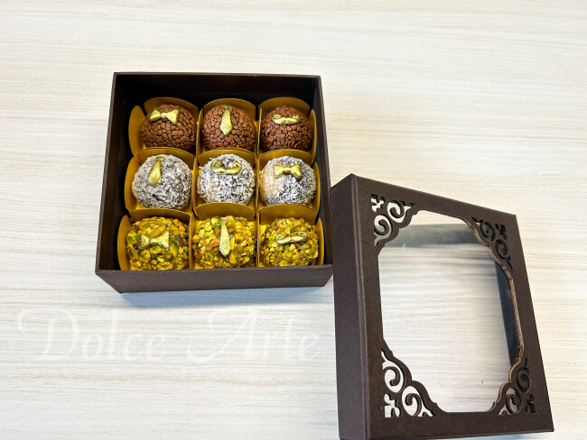 Caixa Especial com 9 doces decorados