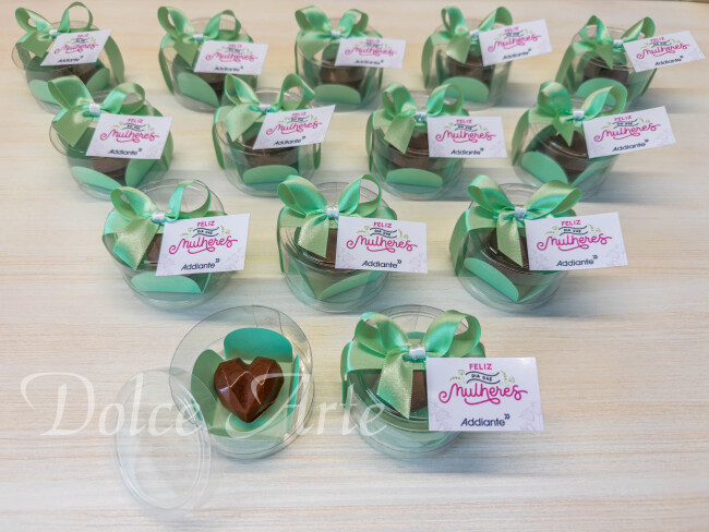 Caixinha de acetato com 1 bombom coração