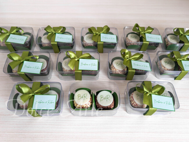 Caixas de Acetato com 2 doces decorados