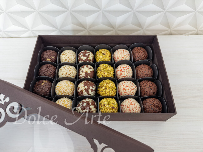 Caixa Especial com 24 doces