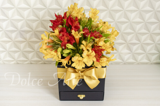 Caixa com Flores e Doces