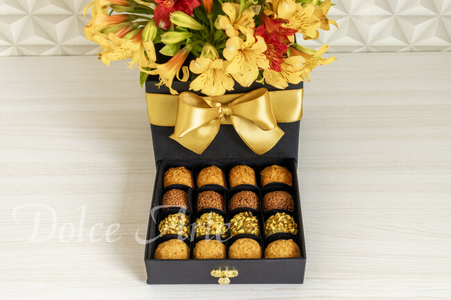 Caixa com Flores e Doces