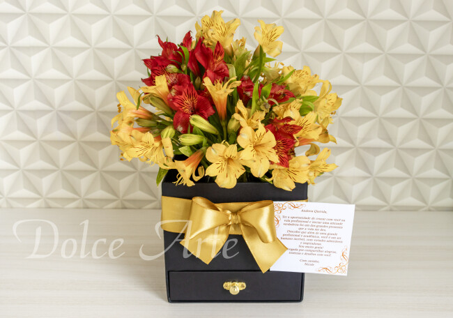 Caixa com Flores e Doces