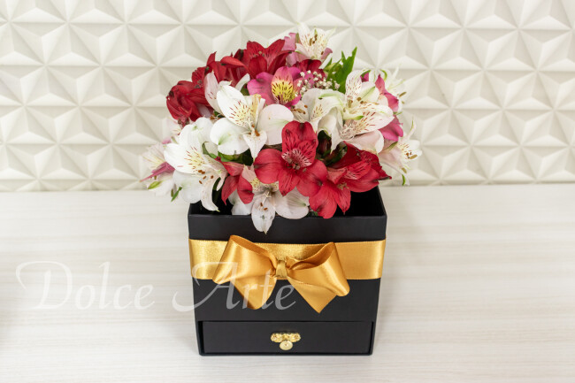 Caixa com Flores e Doces