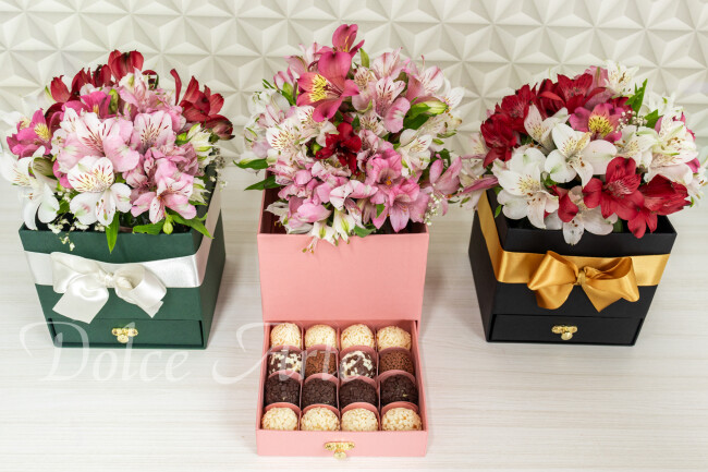 Caixa com Flores e Doces