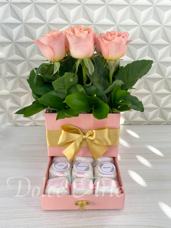 Caixa com Flores e Doces
