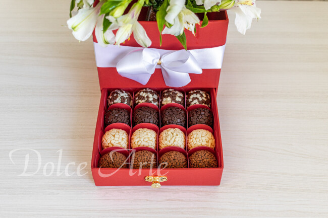 Caixa com Flores e Doces