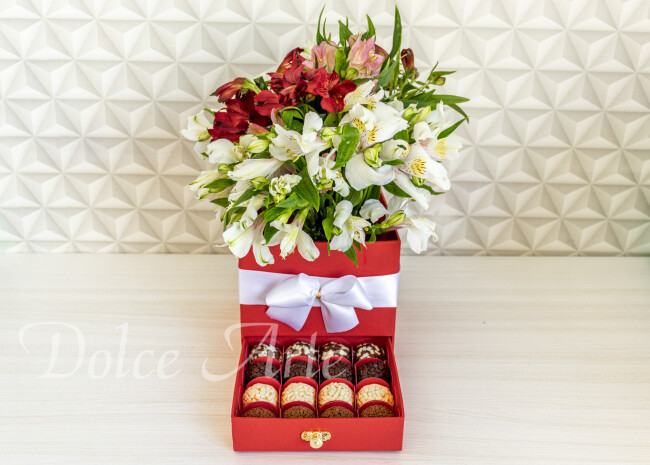Caixa com Flores e Doces