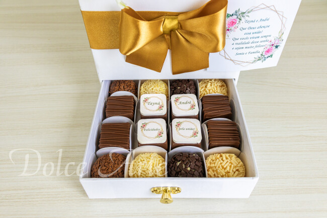 Caixa com Flores e Doces