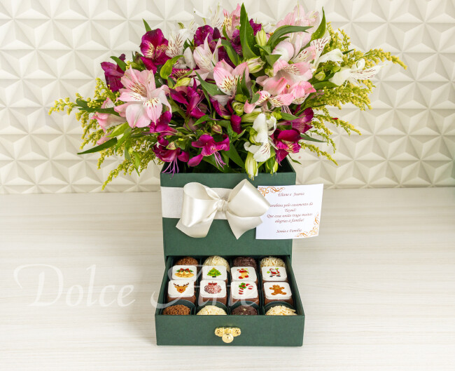 Caixa com Flores e Doces