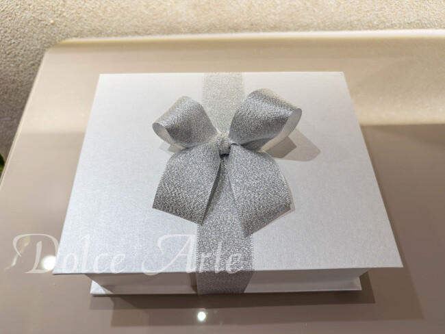 Caixas Personalizadas com chocolates com nuts e mini espumante