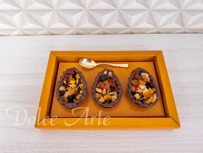 Trio de mini ovos de chocolate com nuts Páscoa