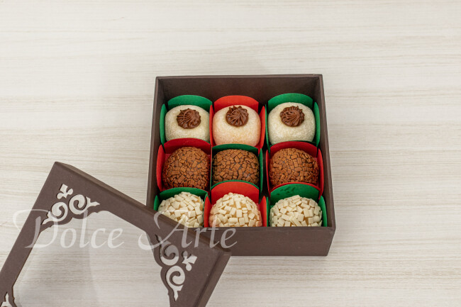 Caixa especial com 9 doces Natal