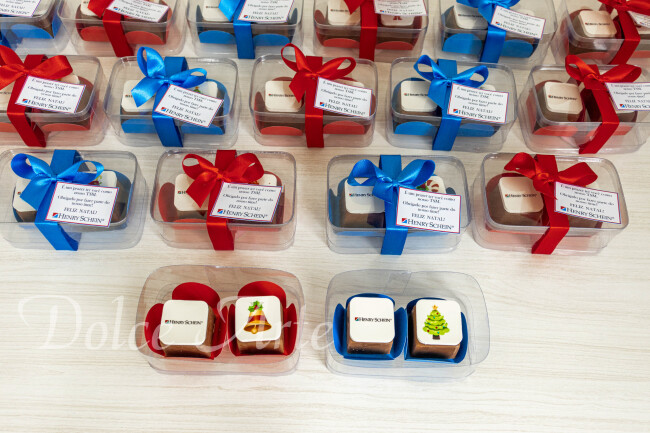 Caixinha de acetato com 2 bombons decorados Corporativo Natal